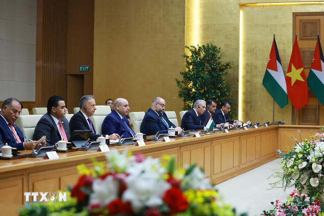 Chủ tịch Hạ viện Vương quốc Hashemite Jordan Mazen Turki El Qadi phát biểu. (Ảnh: Dương Giang/TTXVN).