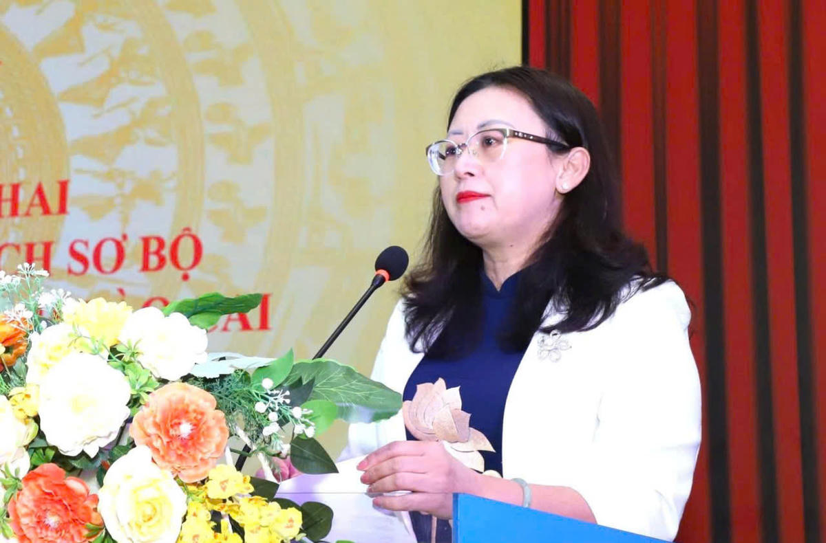 Phó Bí thư Tỉnh ủy, Chủ tịch Ủy ban MTTQ Việt Nam tỉnh&nbsp; Lào Cai Giàng Thị Dung phát biểu tại hội nghị. Ảnh: Phan Tuấn.