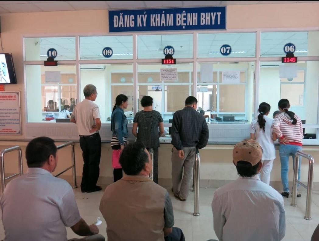 Người dân khám chữa bệnh BHYT. Ảnh: Ngọc Yến.