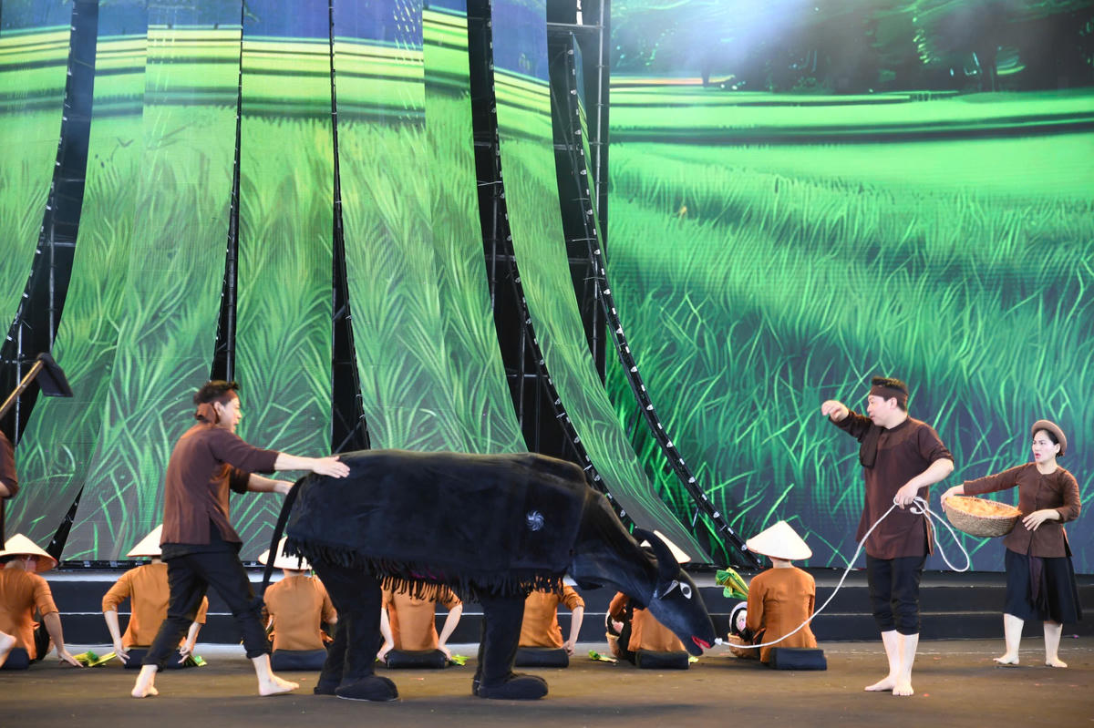 Hình ảnh vẻ đẹp lao động của người nông dân. Ảnh: Phạm Sỹ.