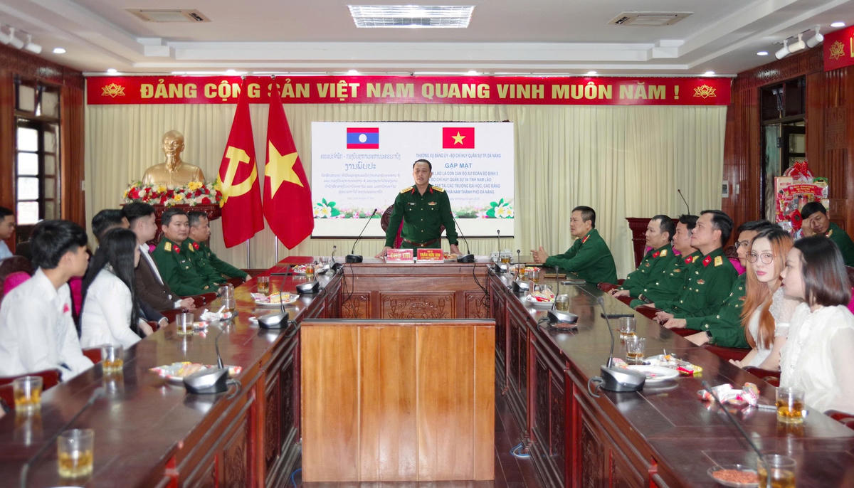 Đại tá Trần Hữu Ích, Chỉ huy trưởng Bộ Chỉ huy Quân sự TP Đà Nẵng phát biểu tại buổi gặp mặt. Ảnh: CV.