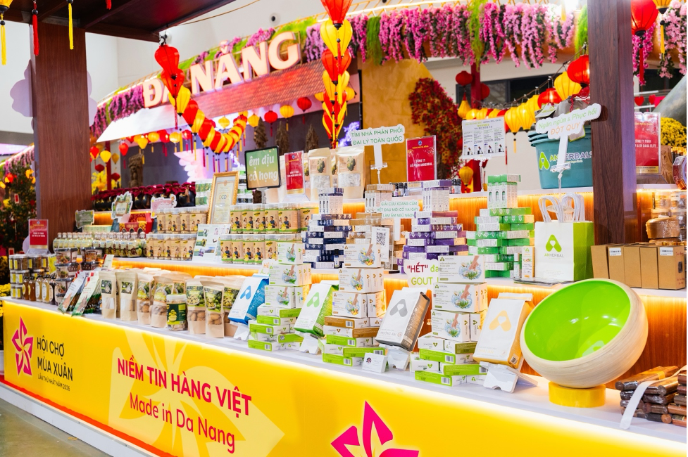 Gần 30 doanh nghiệp đồng hành cùng thành phố Đà Nẵng trong Hội chợ lần này.