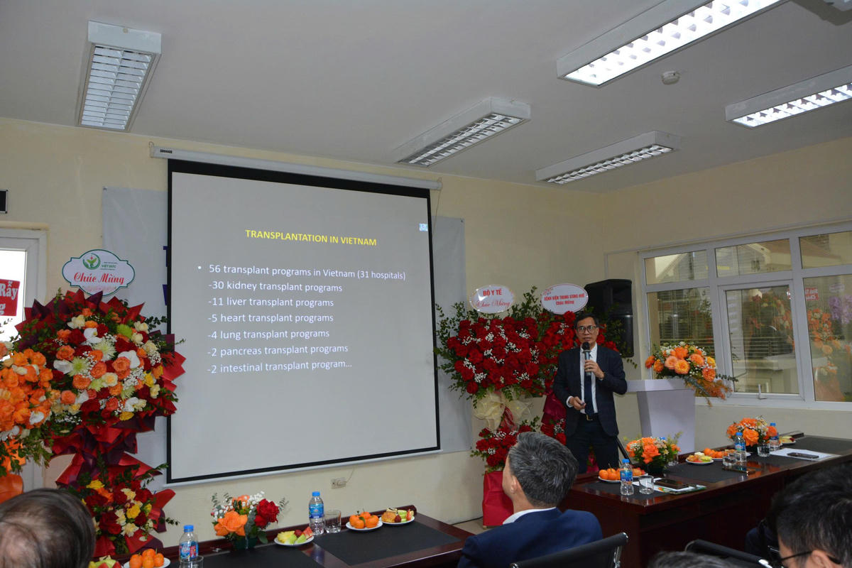 PGS.TS Đồng Văn Hệ chia sẻ kinh nghiệm tại Hội nghị tổng kết sáng 5/2.&nbsp;