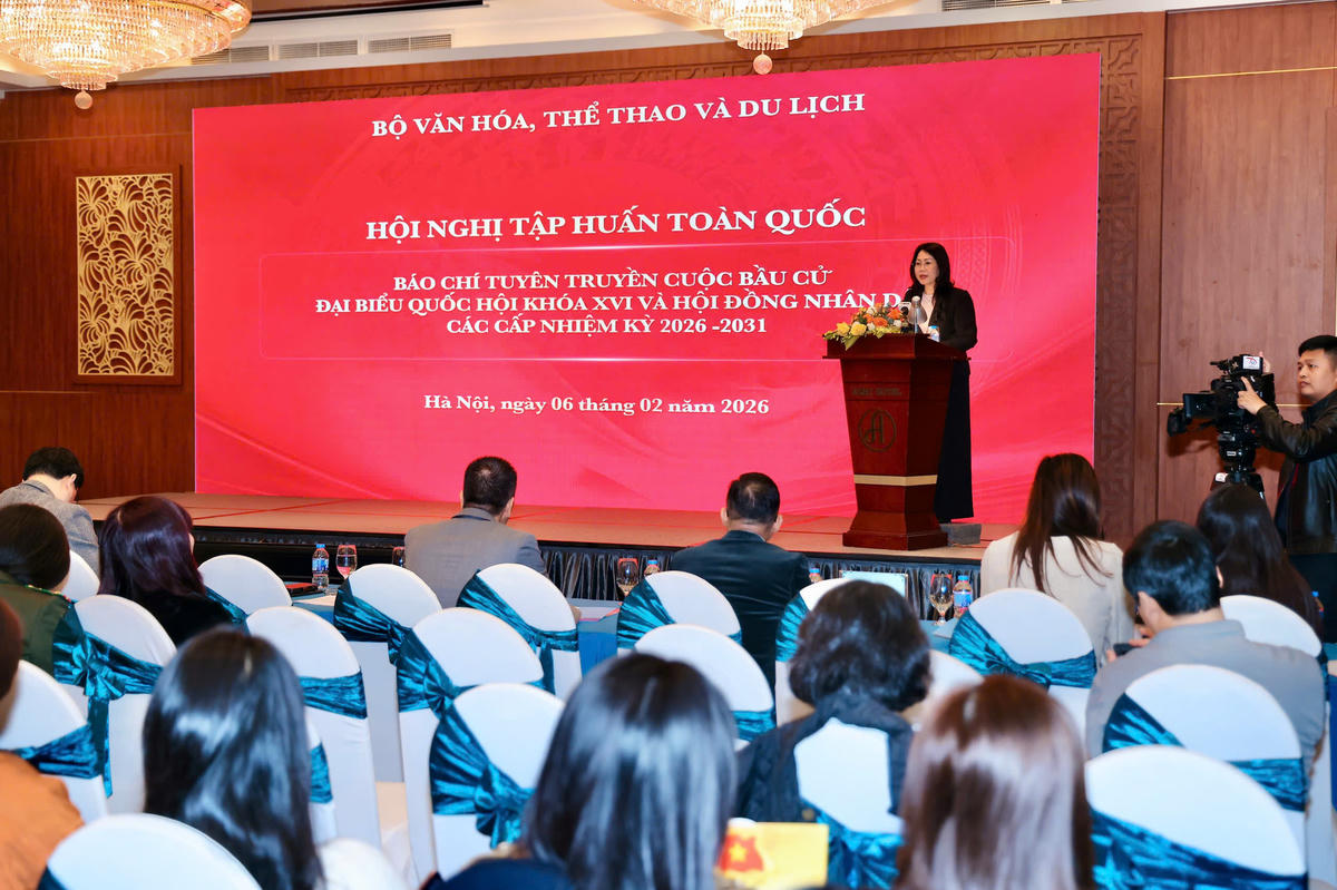  Thứ trưởng Thường trực Bộ Văn hóa, Thể thao và Du lịch Lâm Thị Phương Thanh phát biểu tại Hội nghị.