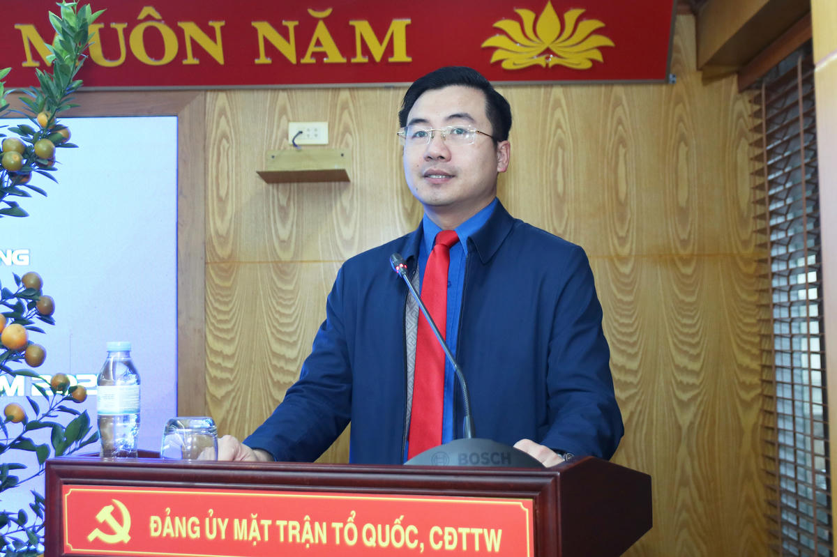 Bí thư Đoàn Thanh niên MTTQ, các đoàn thể Trung ương Nguyễn Nhất Linh phát biểu tại Hội nghị.