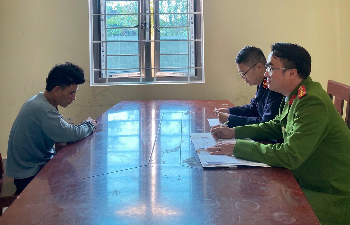 Lê Đình Truyền tại cơ quan Công an. Ảnh: Công an tỉnh Nghệ An