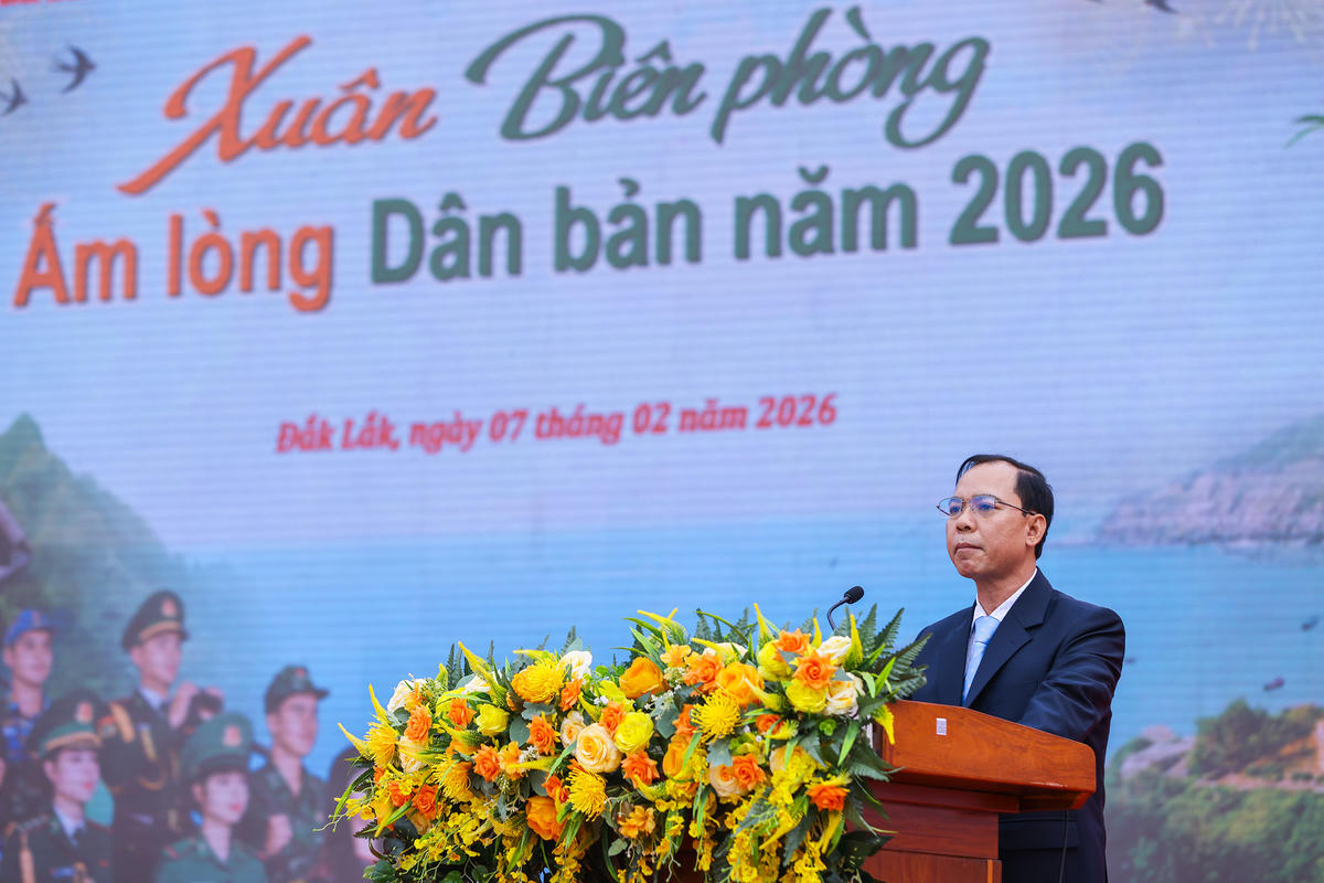 Ông Nguyễn Cảnh Tùng - Chủ tịch UBND xã Buôn Đôn phát biểu khai mạc. Ảnh: Quang Vinh