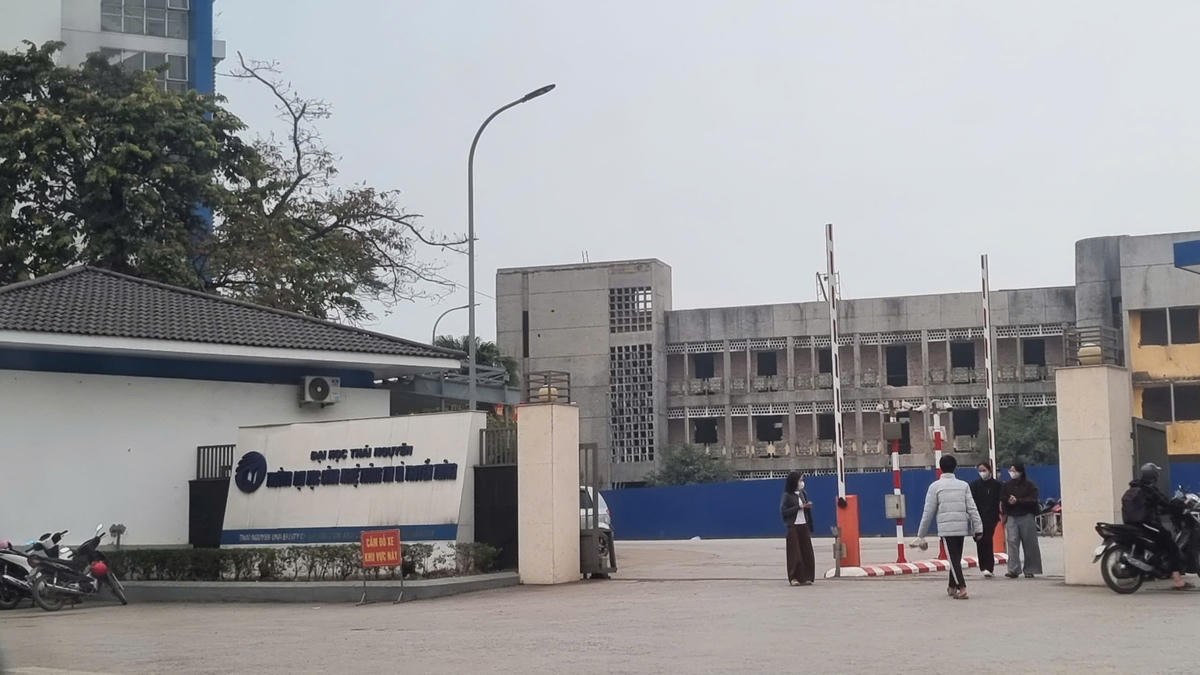 Tổ chức Đoàn và Hội sinh viên Trường&nbsp;Đại học Công nghệ thông tin và Truyền thông Thái Nguyên chủ động liên hệ với các doanh nghiệp hỗ trợ đưa đón sinh viên về quê ăn Tết. Ảnh: Anh Toán.