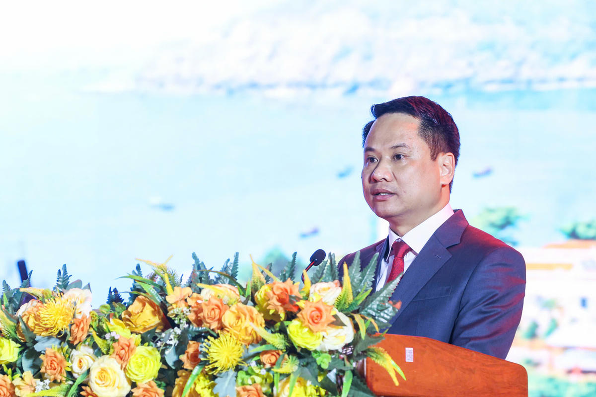 Tổng Biên tập Báo Đại đoàn kết Trương Thành Trung phát biểu tại lễ khai mạc Chương trình “Xuân biên phòng - Ấm lòng dân bản”. Ảnh: Quang Vinh.