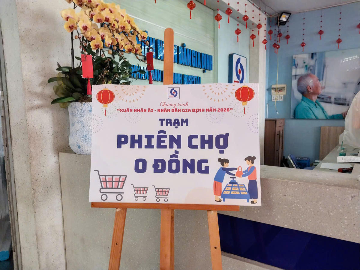 Phiên chợ 0 đồng diễn ra ngay tại khuôn viên bệnh viện. Ảnh: S.X