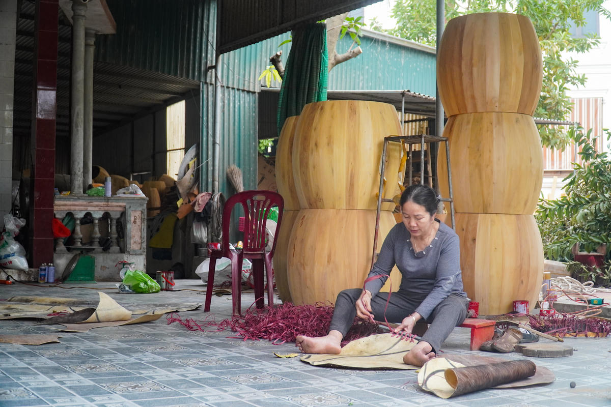 , Giữa nhịp sống hiện đại, tiếng trống Đọi Tam vẫn vang lên theo cách bền bỉ và mộc mạc như hàng nghìn năm trước. Ảnh: Đình Mịn