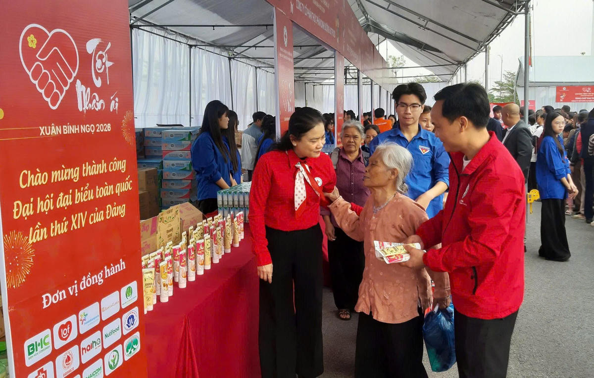 Tính đến ngày 9/2/2026, các cấp Hội Chữ thập đỏ trong cả nước đã hỗ trợ trên 1,3 triệu suất quà, với tổng giá trị 731 tỷ đồng. Ảnh: H.Loan