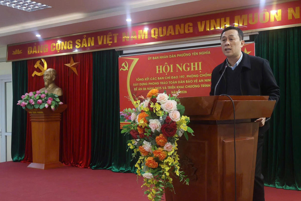 Ông Lê Xuân Hoàn, Chủ tịch Uỷ ban nhân dân phường Yên Nghĩa phát biểu tại hội nghị. Ảnh: TL. 