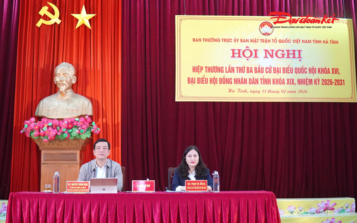 Chủ trì hội nghị. Ảnh: Hạnh Nguyên.