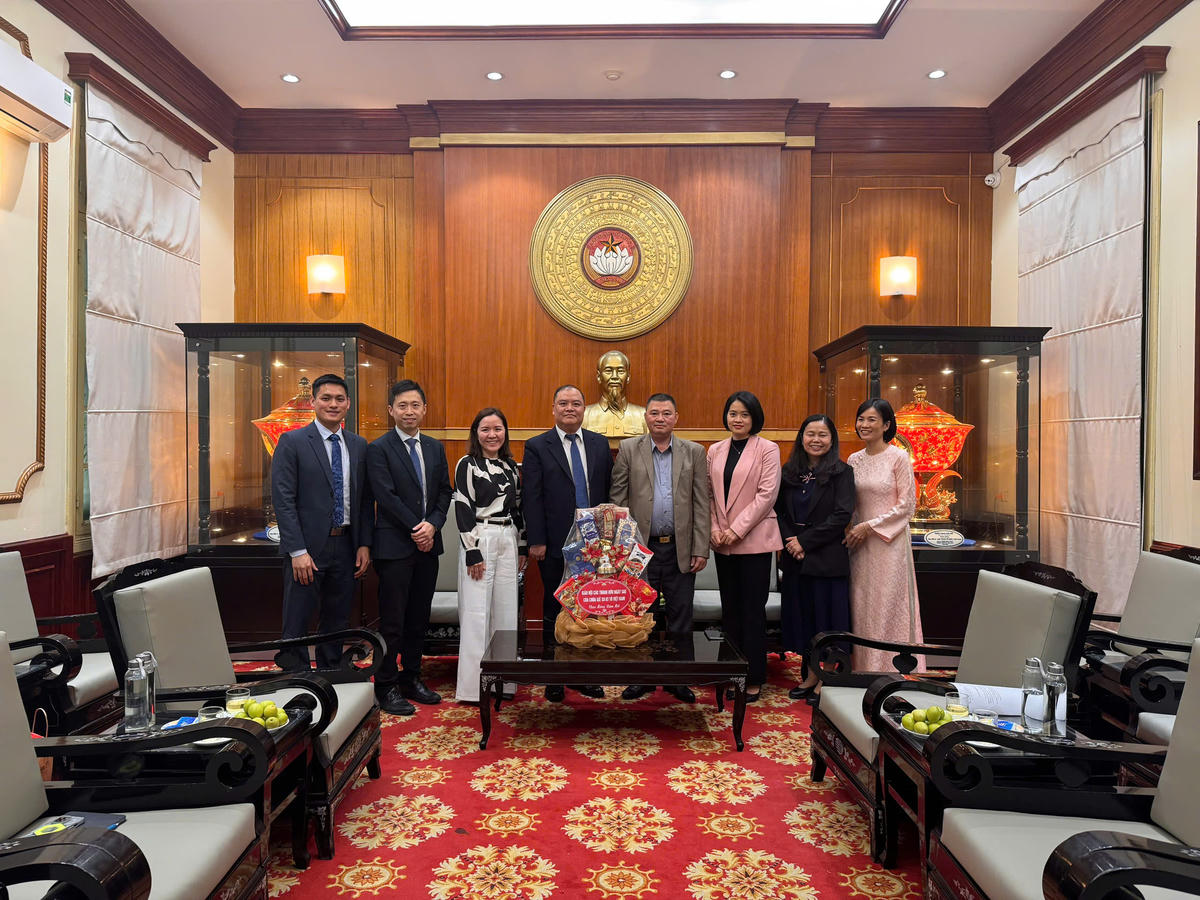 Đoàn Giáo hội các Thánh hữu ngày sau của Chúa Giê su Ki Tô Việt Nam thăm và chúc mừng năm mới&nbsp;UBTƯ MTTQ Việt Nam.