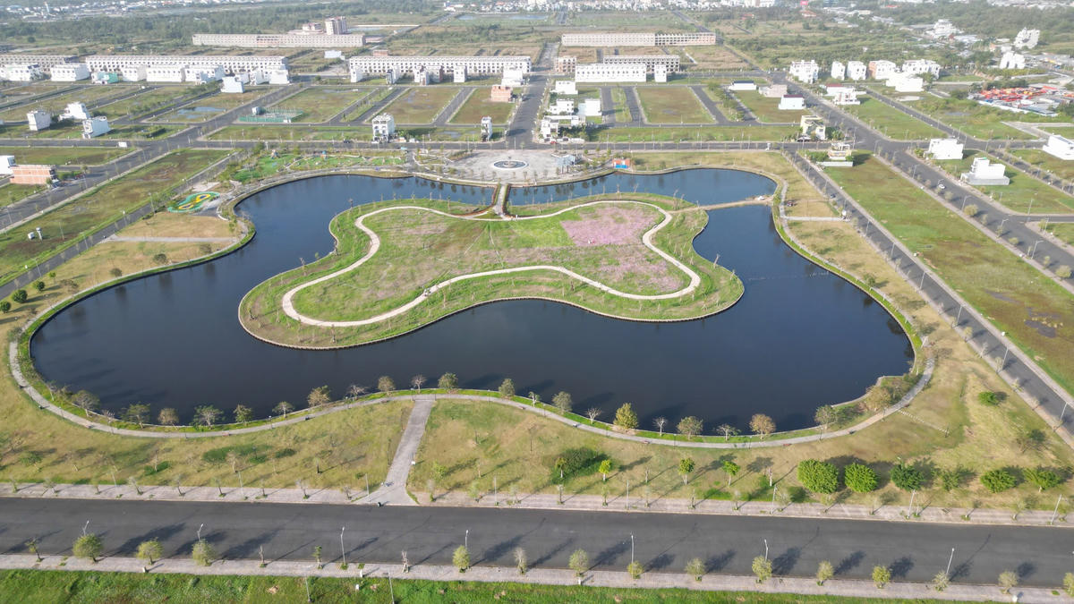 Vườn hoa check - in rực rở sắc màu nhìn từ trên cao. Ảnh: Nguyên Du