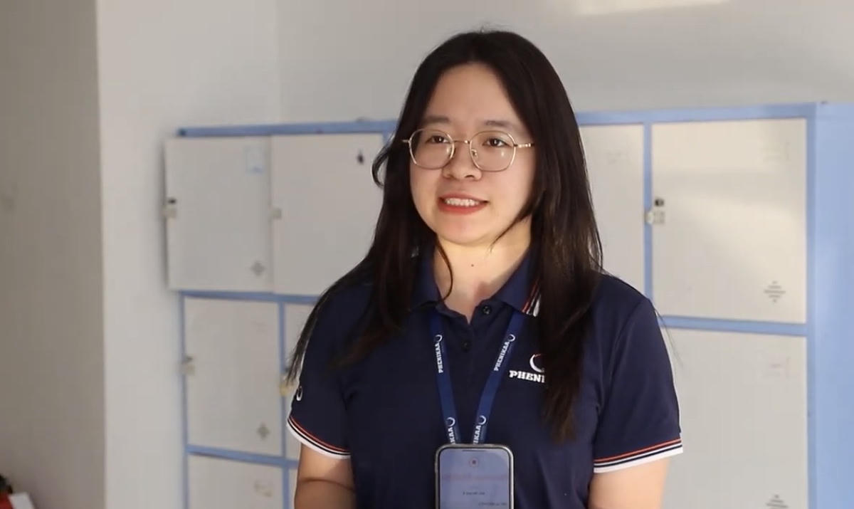 Cô&nbsp;Đinh Thanh Nga – giáo viên Toán khối 9, giáo viên chủ nhiệm lớp 9B1, Trường THCS và THPT Phenikaa trao đổi với phóng viên. Ảnh: Nguyễn Hoài