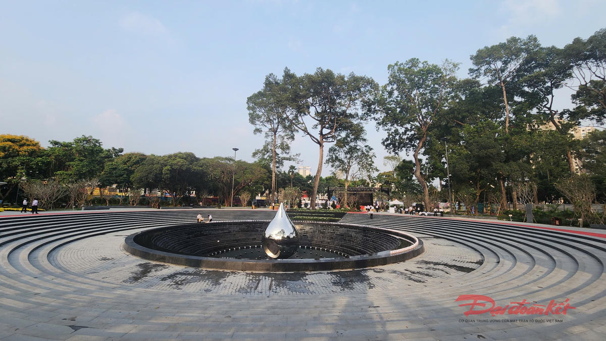 Một số cảnh quan tại Công viên số 1 Lý Thái Tổ (phường Vườn Lài, TP Hồ Chí Minh). Ảnh: Hồng Phúc.