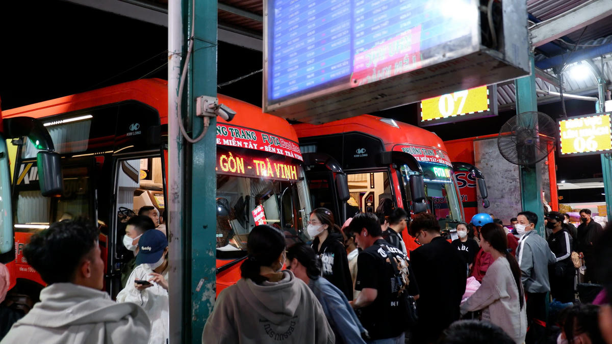 Hầu hết các chuyến từ bến sẽ đi về miền Tây Nam bộ, với khoảng cách từ vài chục tới khoảng 400 cây số. Ảnh: Đ.Xá.