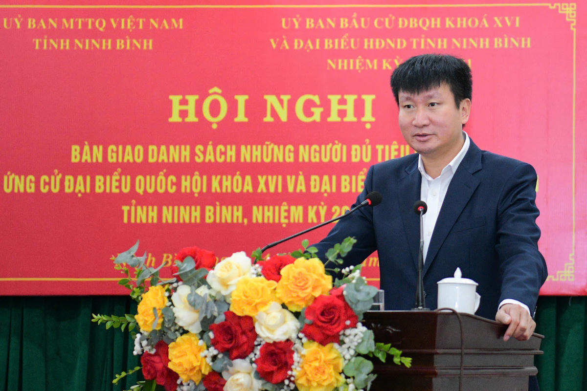 Ông Trần Huy Tuấn - Chủ tịch UBND tỉnh phát biểu tại hội nghị. Ảnh: Trường Giang