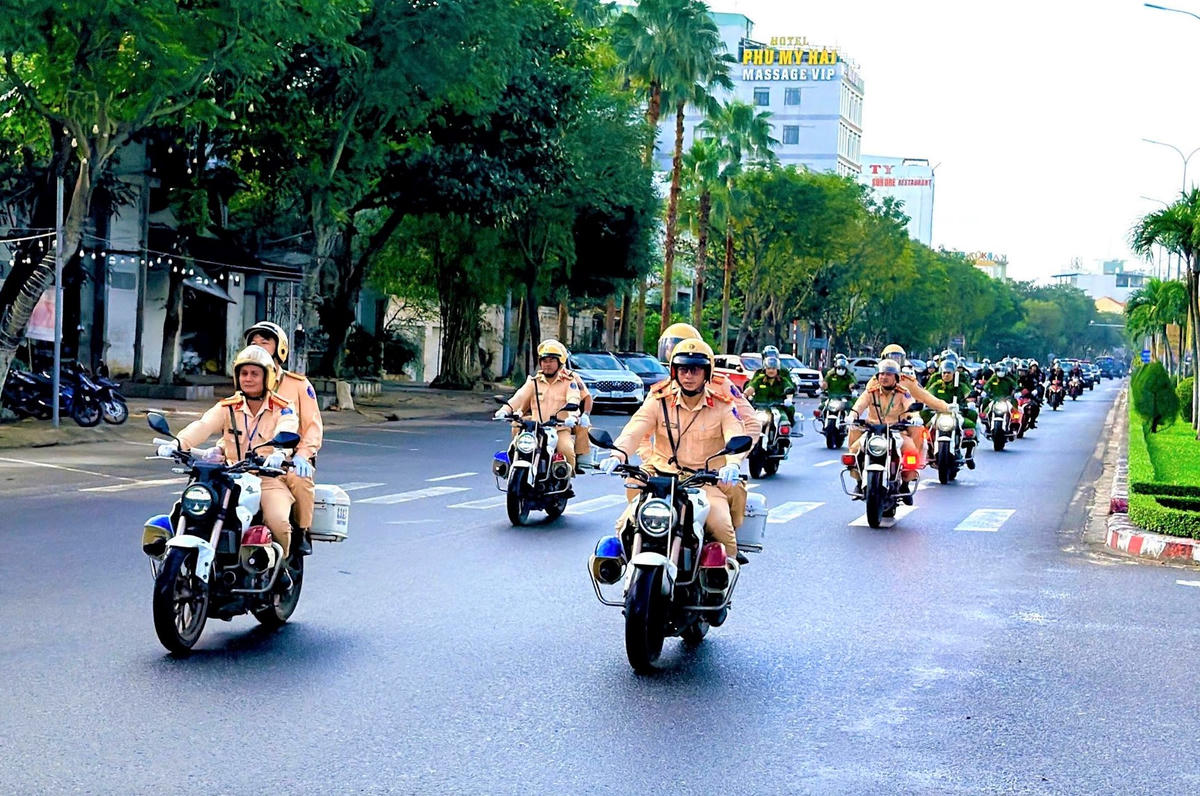 Công an TP Đà Nẵng tăng cường tuần tra đảm bảo an ninh trật tự. Ảnh: CV.