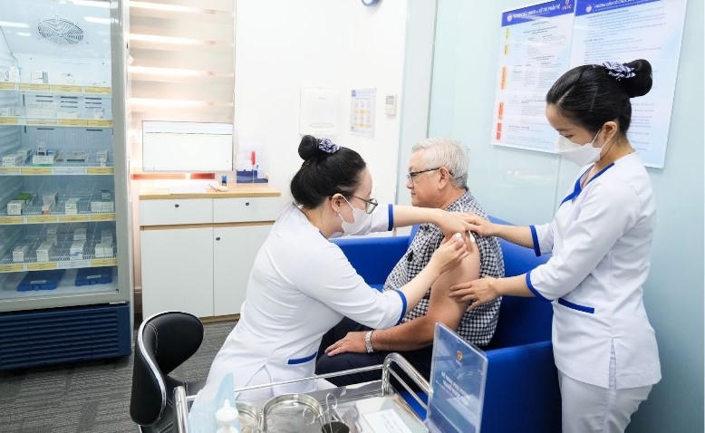 Đón Tết an toàn cho người già và người bệnh mạn tính