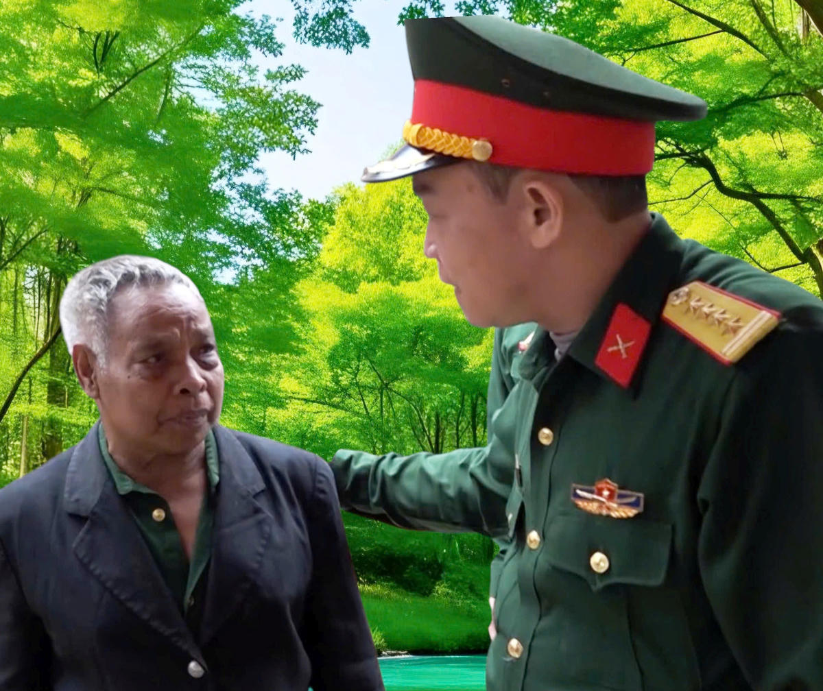 Ông A Rất Bếp nói về tình cảnh của kình và cảm ơn bộ đội đã xây nhà giúp dân. Ảnh: Tấn Thành