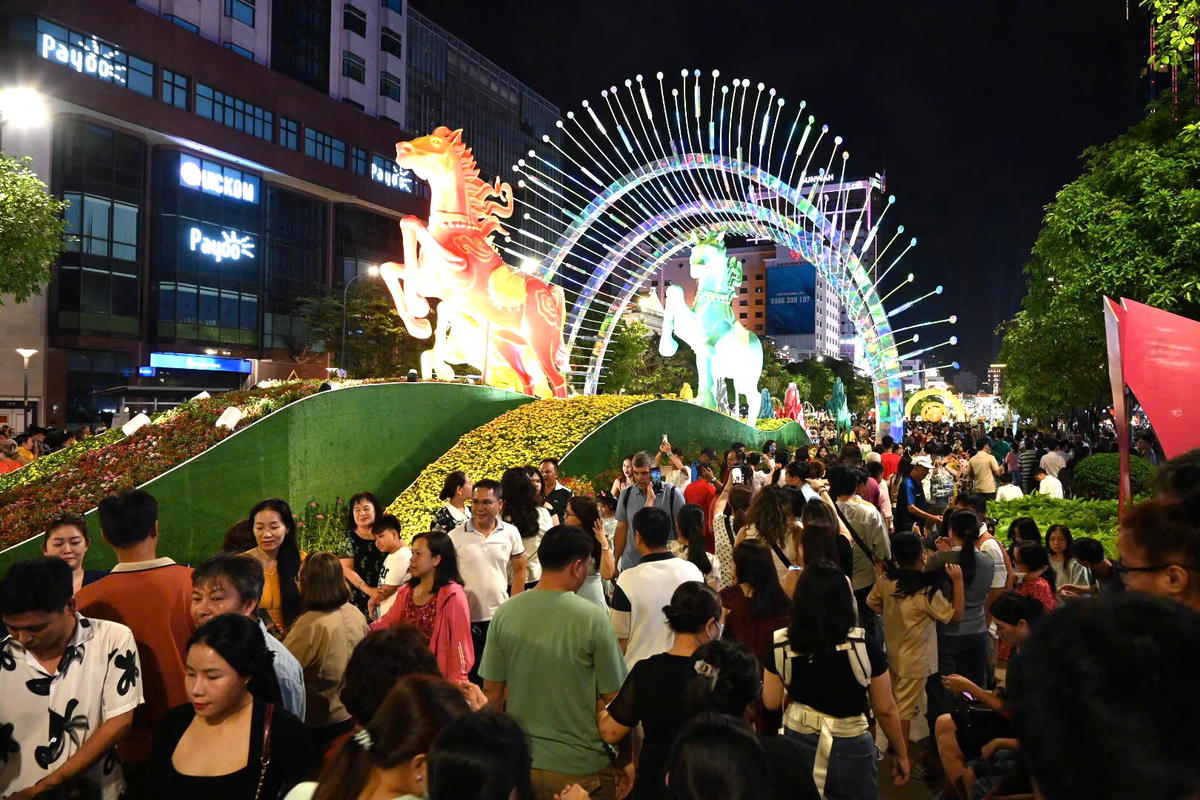 Sự đông đúc, tấp nập trong những ngày đầu năm phần nào cho thấy sức hút bền bỉ của sự kiện sau hơn hai thập niên tổ chức, đồng thời khẳng định vị thế của một điểm hẹn văn hóa đặc sắc của TP Hồ Chí Minh mỗi độ xuân về.