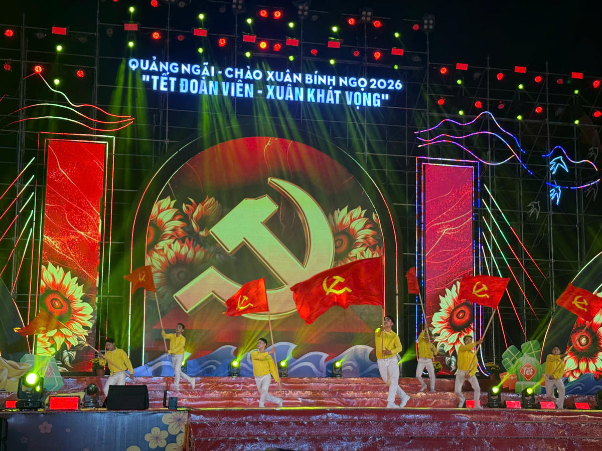 Quảng Ngãi tổ chức các tiết mục múa chào mừng năm mới 2026. Ảnh: Chí Đại.