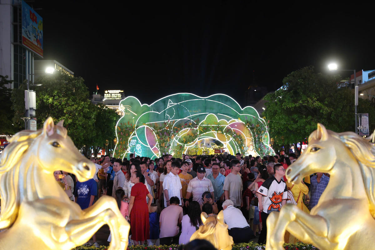 Đường hoa Thành phố Tết Bính Ngọ 2026 thu hút hơn 2,2 triệu lượt khách tham quan