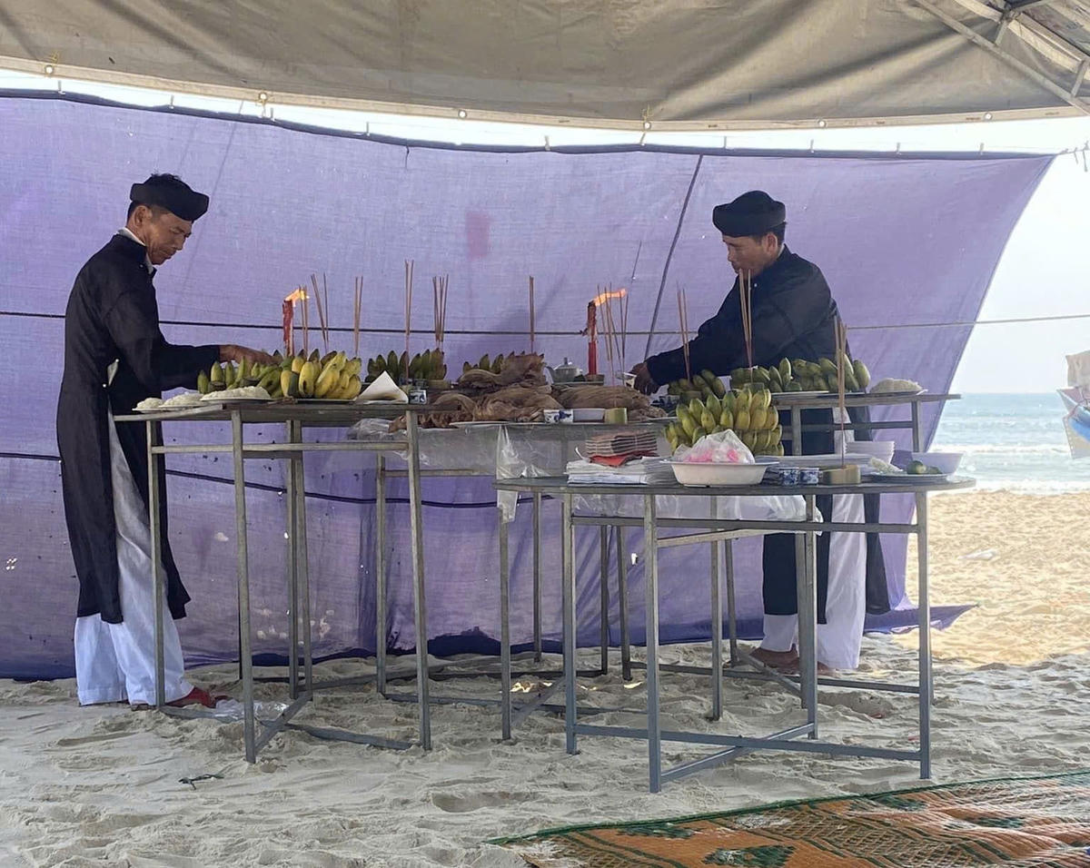Tục cúng cầu ngư trong dịp đầu năm của người dân ven biển