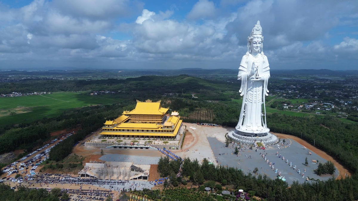 Một góc trên cao quang cảnh tại chùa Minh Đức. Ảnh: CV.