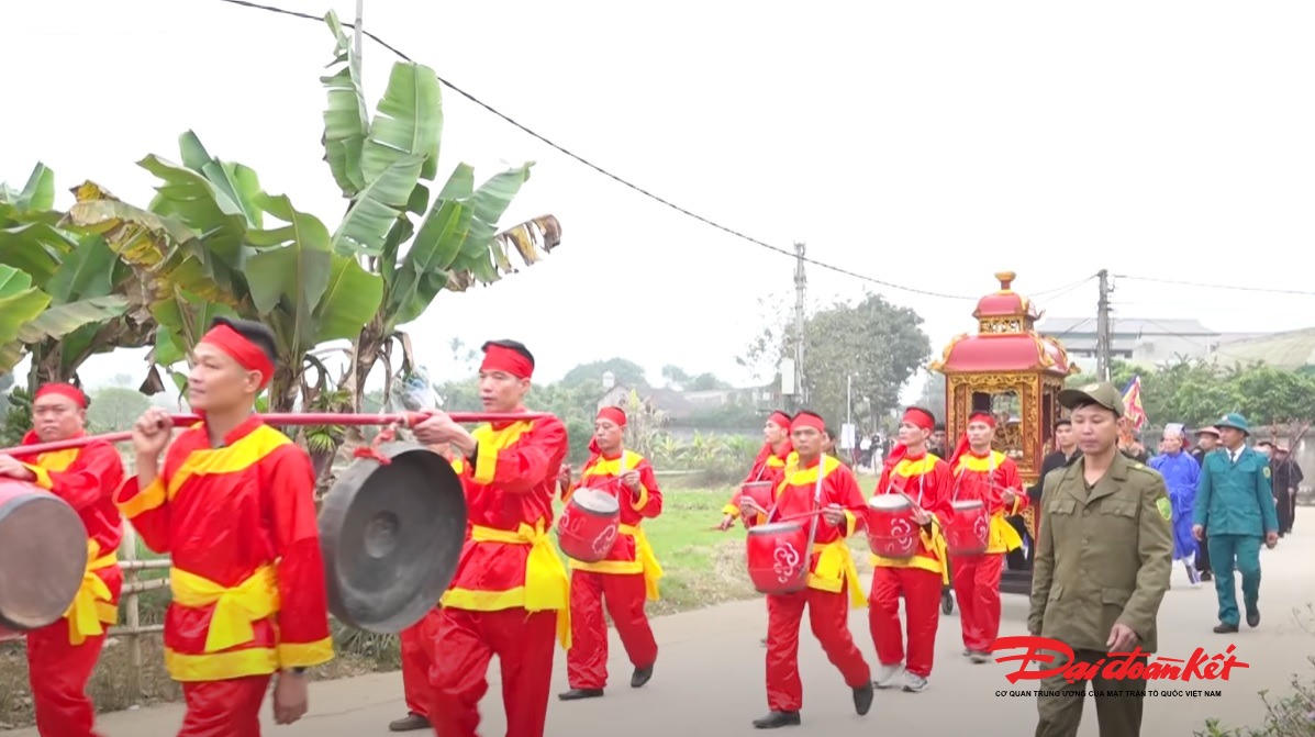 Lễ rước đất, rước nước được tổ chức vào ngày mùng 5 tháng giêng. Ảnh: Anh Toán.