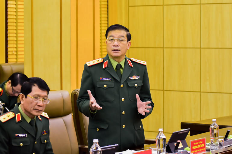 Thượng tướng Trương Thiên Tô phát biểu tại hội nghị.