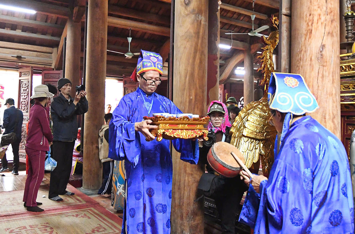 Cơm được dâng lên Thành hoàng làng. Ảnh: Phạm Sỹ.