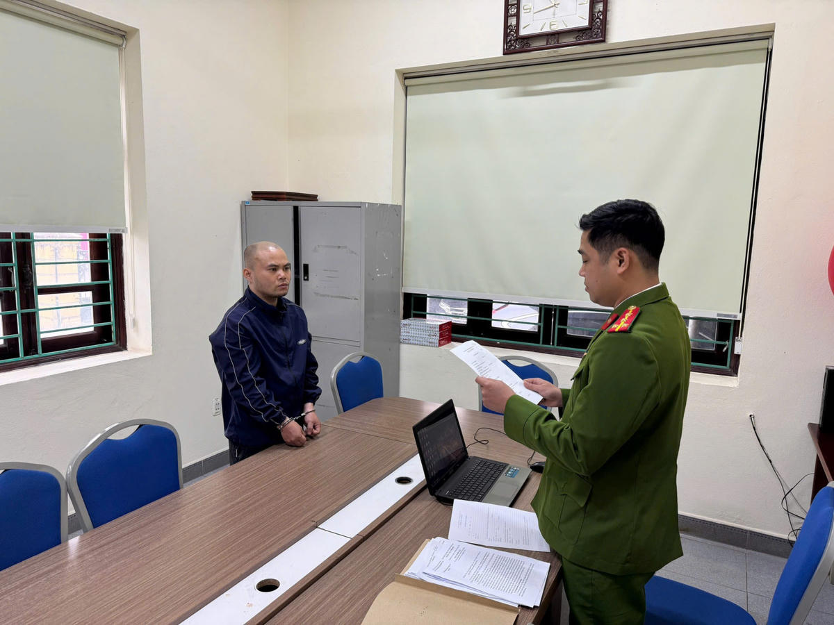 Đối tượng Hồ Thiên Mạnh tại Cơ quan CSĐT Công an tỉnh Quảng Ninh. Ảnh: Công an Quảng Ninh