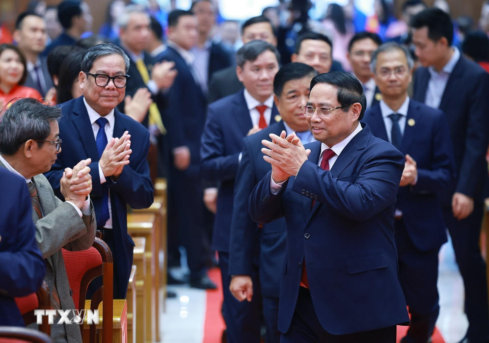 Thủ tướng Phạm Minh Chính thăm và làm việc với Viện Hàn lâm Khoa học và Xã hội Việt Nam. (Ảnh: Dương Giang/TTXVN)