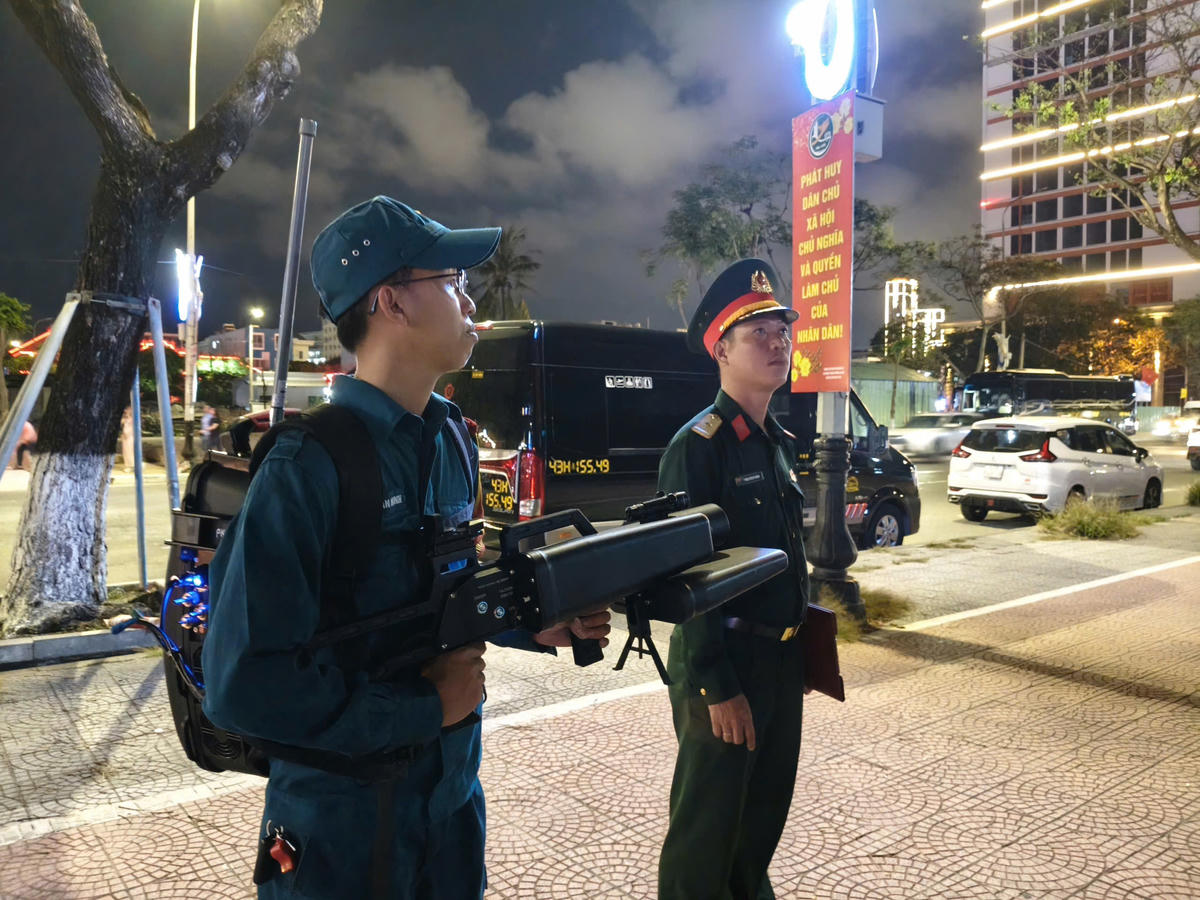 Bộ CHQS TP Đà Nẵng sẵn sàng bắn UAV bay trái phép. Ảnh: CV.