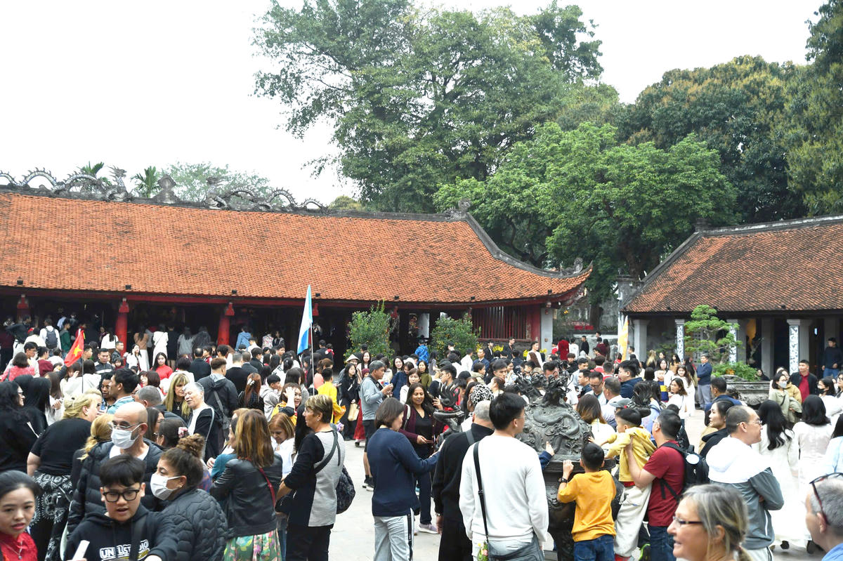 Kỳ nghỉ Tết Nguyên đán, các điểm đến đã thu hút đông đảo du khách trong và ngoài nước. Ảnh: P. Sỹ