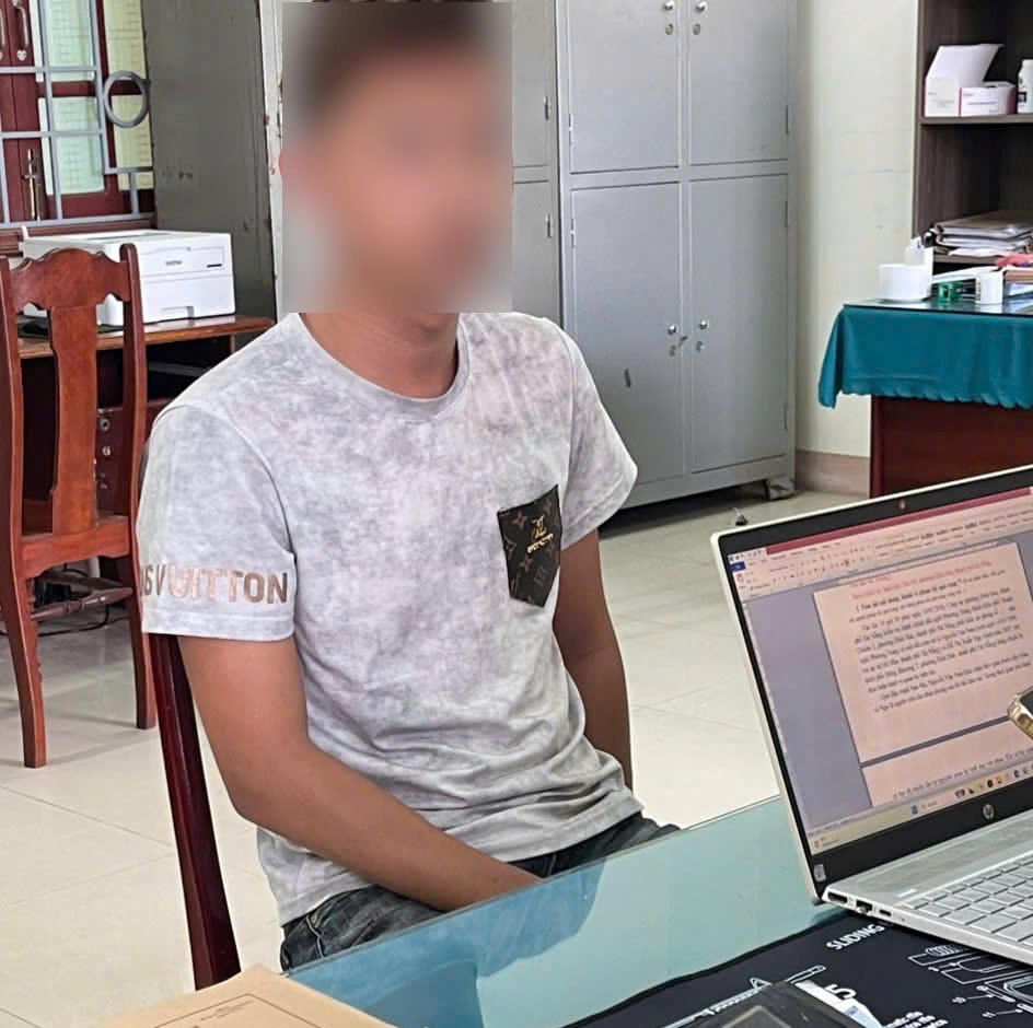 Đối tượng&nbsp;N.V.N. tại cơ quan điều tra. Ảnh: CA.