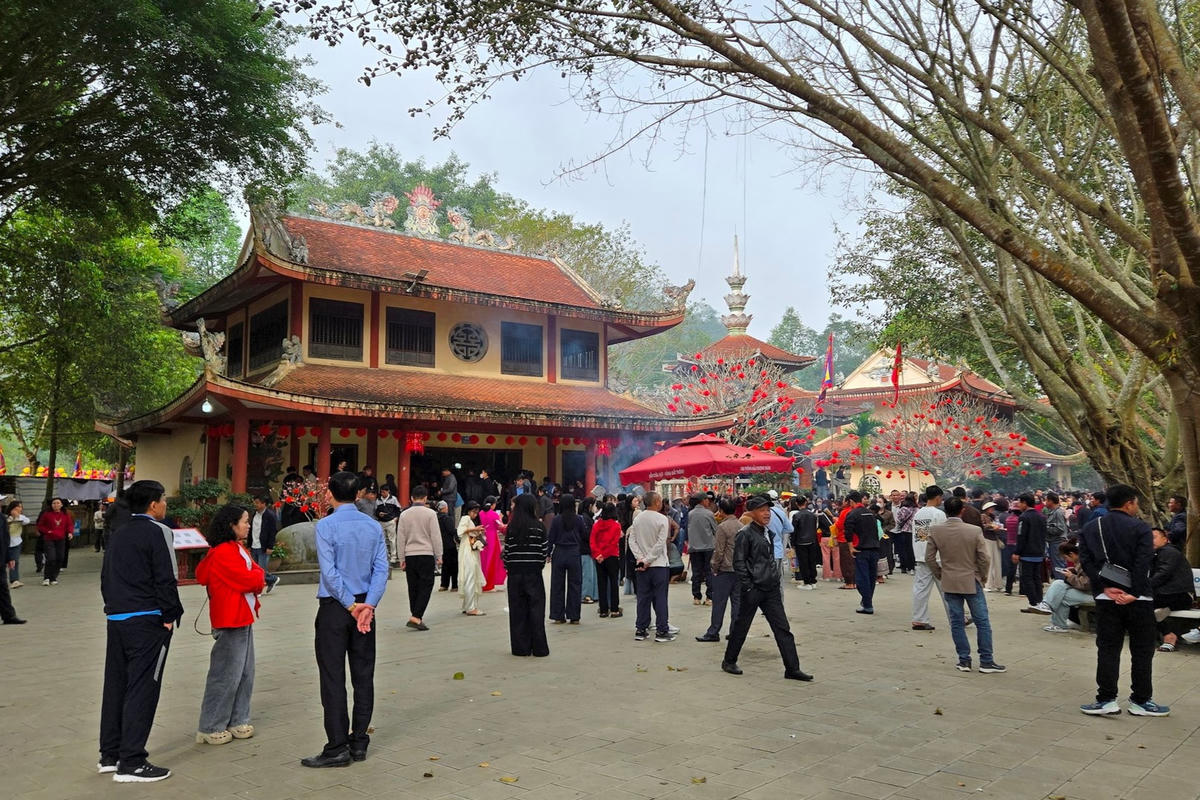 Đền Cửa Đặt thờ danh nhân Cầm Bá Thước và Bà Chúa Thượng Ngàn. Ảnh: Thành Phan