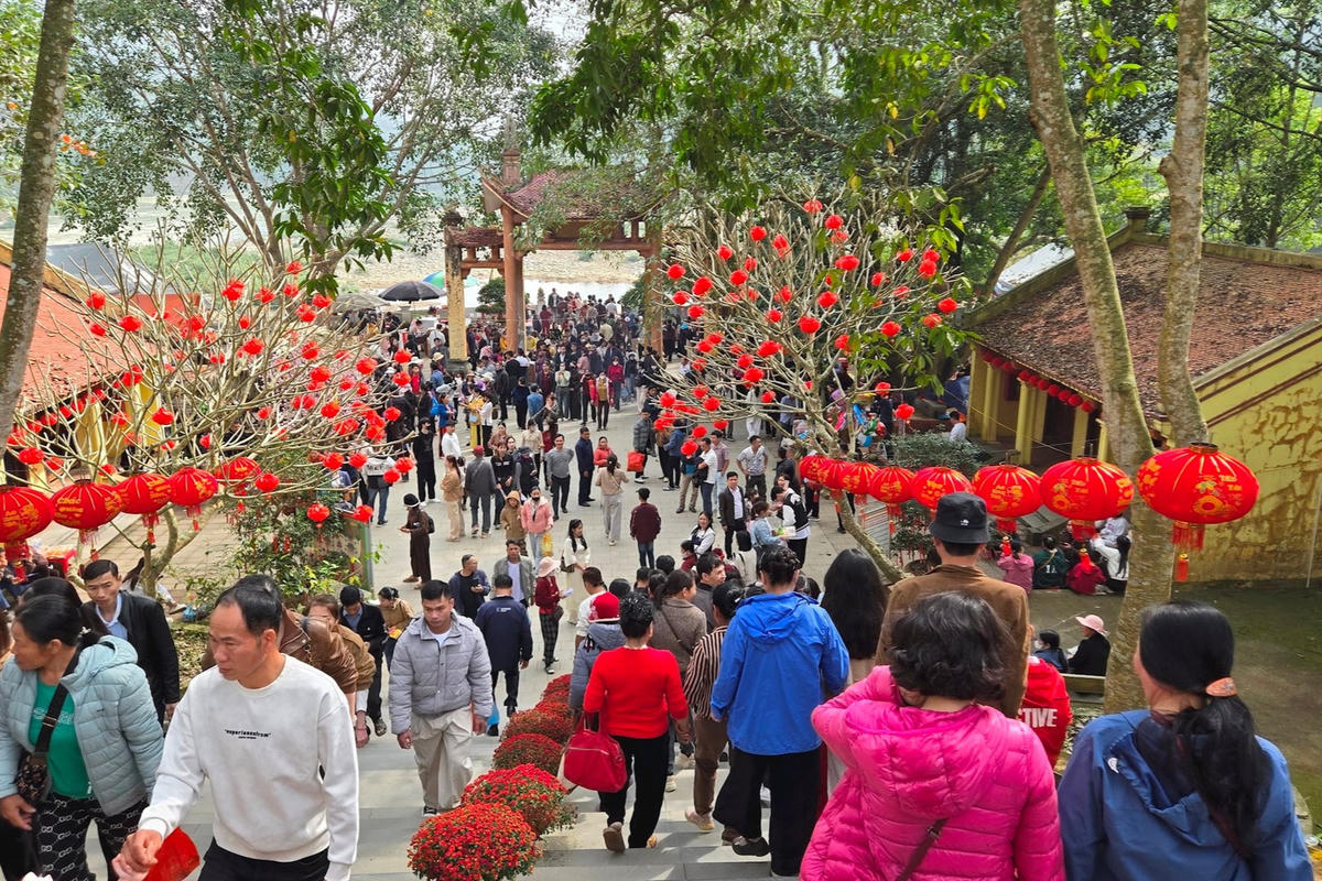 Mùng 4, mùng 5 Tết Bính Ngọ là 2 ngày khu di tích có đông lượt khách về nhất. Ảnh: Thành Phan