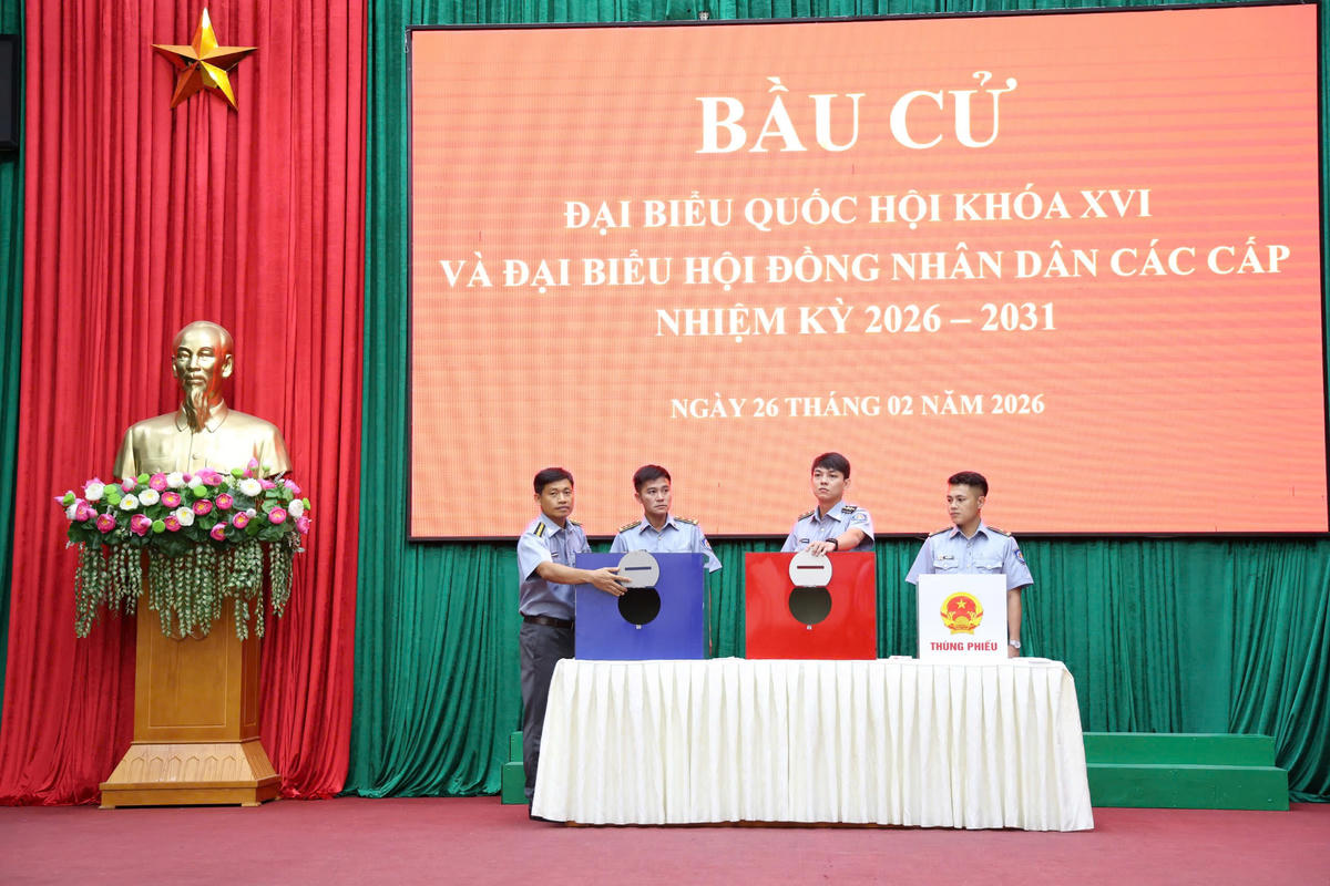 4.500 cử tri TP Hồ Chí Minh đi bỏ phiếu sớm