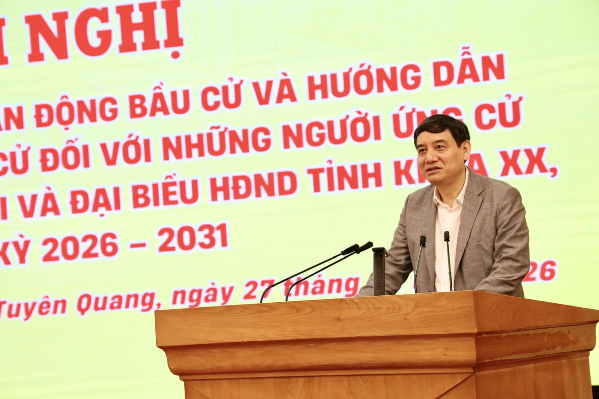 Ông Nguyễn Đắc Vinh - Chủ nhiệm Ủy ban Văn hóa và Xã hội của Quốc hội phát biểu tại hội nghị. ảnh: Đ.S.