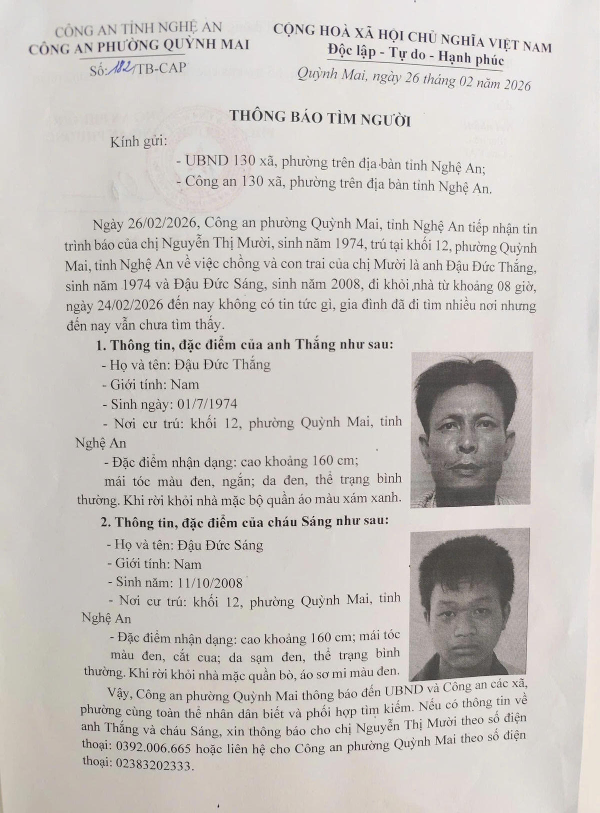 Công an phường Quỳnh Mai phát văn bản thông báo tìm người tới 130 xã trên địa bàn. Ảnh: CA