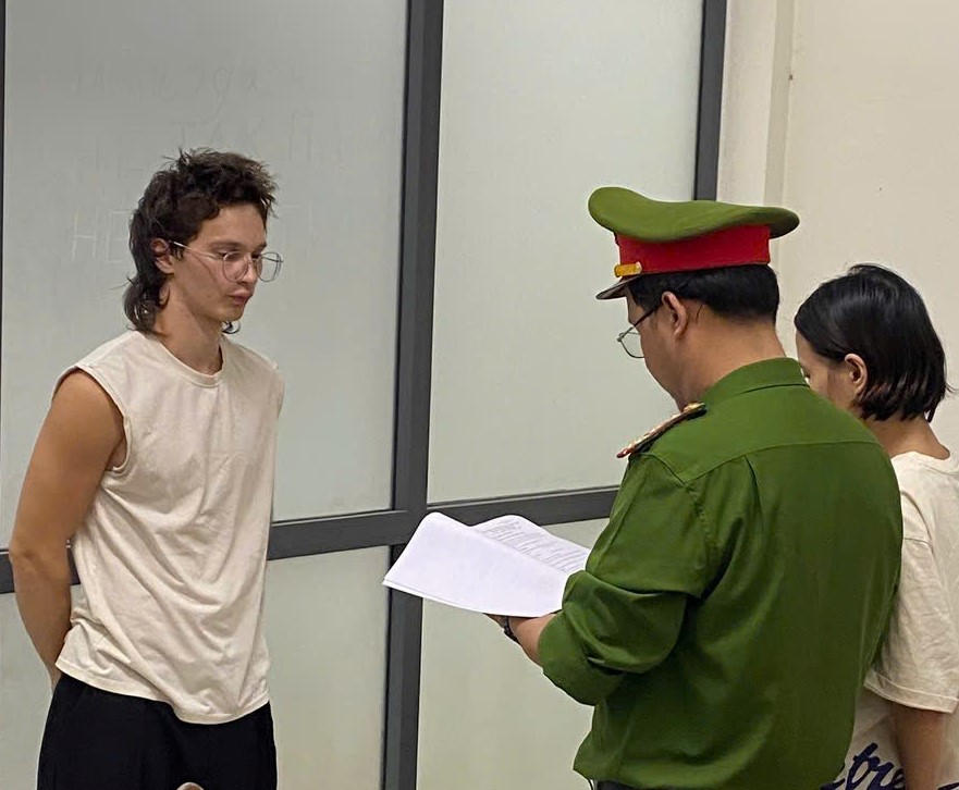 Đối tượng&nbsp;đối với Mitrofanov Valerii tại cơ quan điều tra. Ảnh: CV.