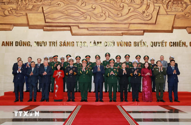 Tổng Bí thư Tô Lâm và các đại biểu. (Ảnh: Trọng Đức/TTXVN)