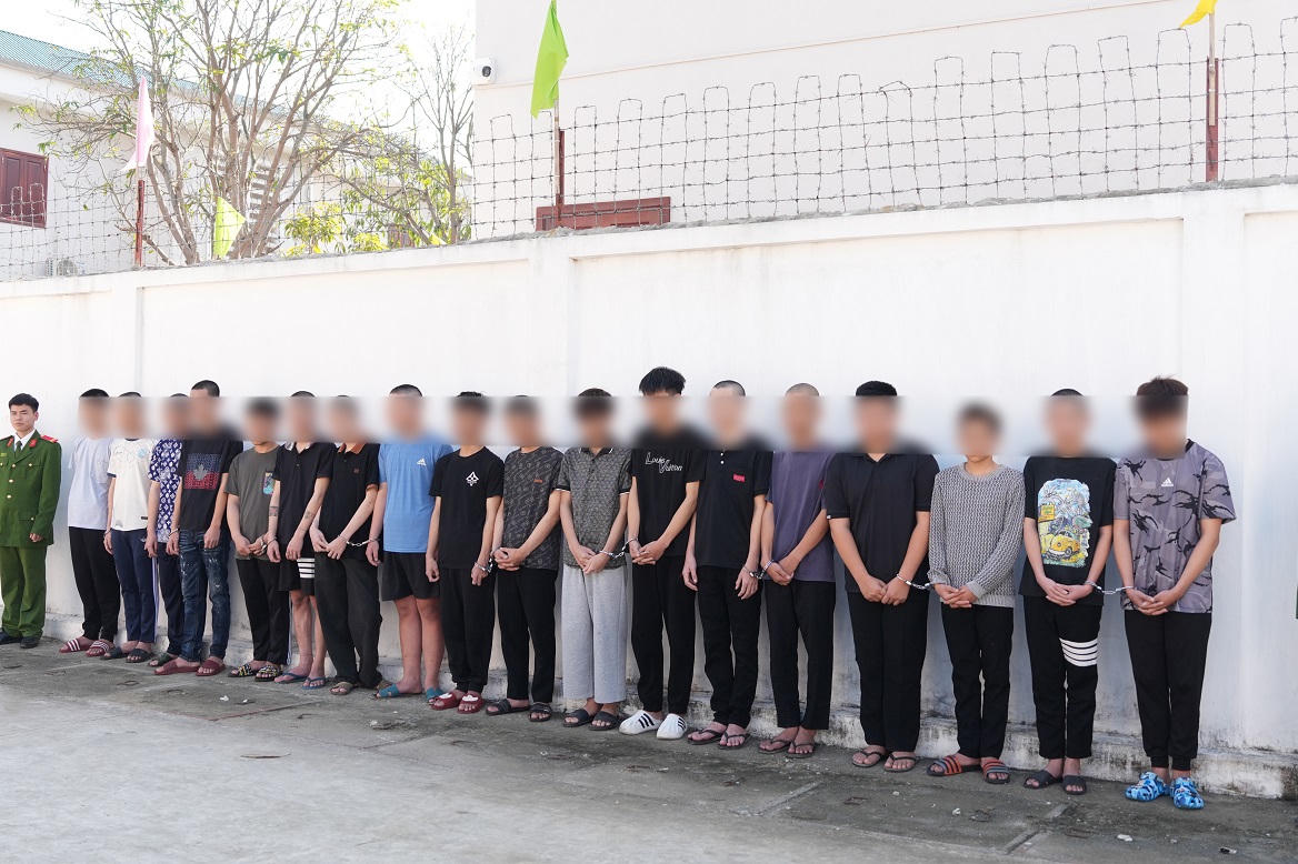 Các đối tượng tại cơ quan Công an. Ảnh: Công an tỉnh Nghệ An