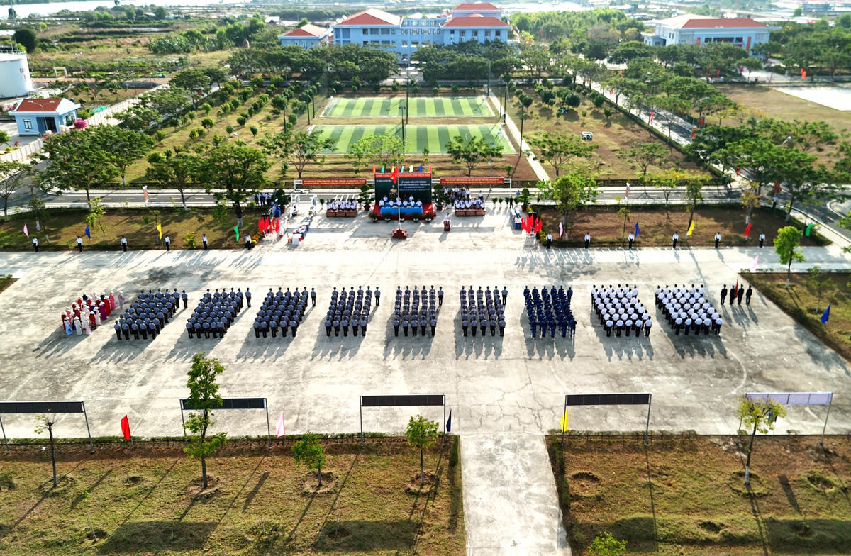 Quang cảnh lễ ra quân huấn luyện tại Bộ Tư lệnh Cảnh sát biển vùng 3. Ảnh: Đức Định.