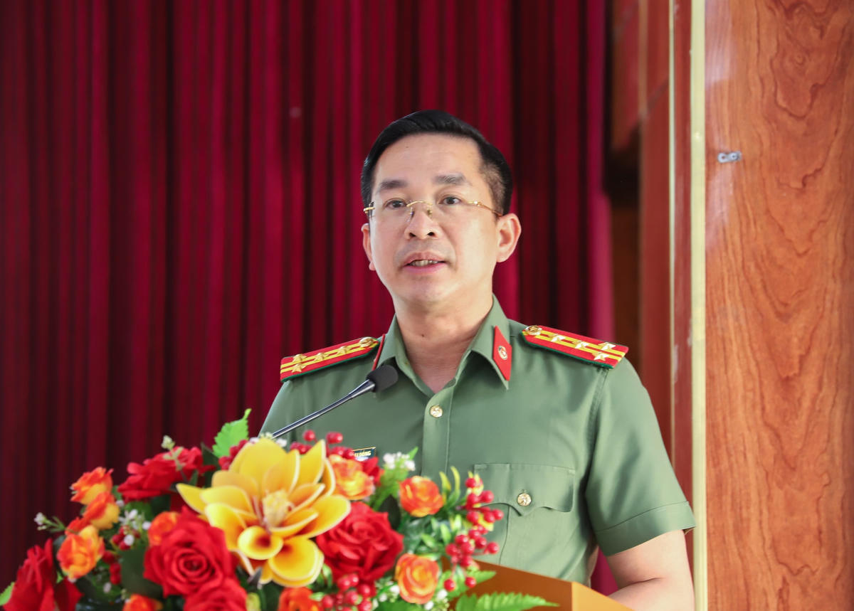 Đại tá Nguyễn Đại Đồng -&nbsp;Phó Giám đốc Công an thành phố trình bày chương trình hành động . Ảnh: Nguyễn Tú.